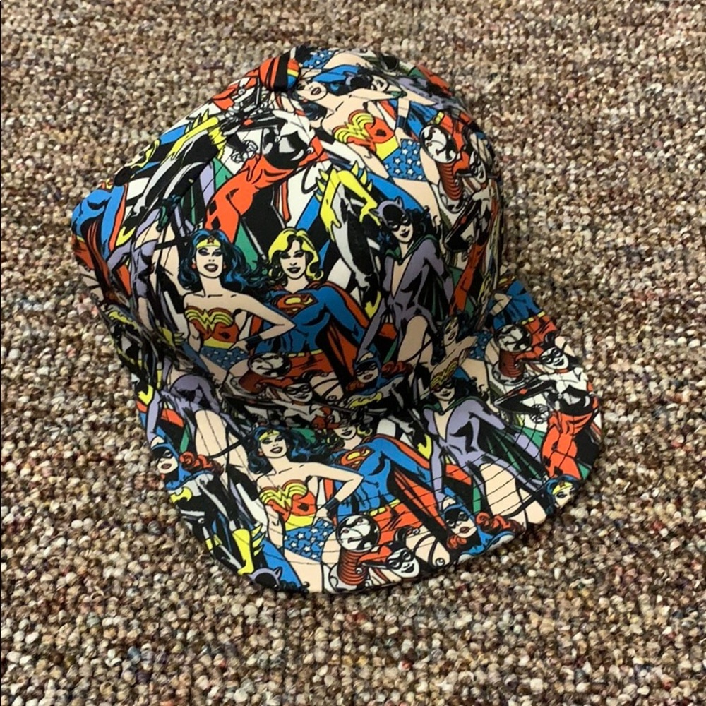 DC Females SnapBack